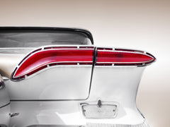 Wall mural US classic car 1958 taillight abstract – fototapet med unikt motiv som skapar en inspirerande fondvägg