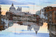 Wall mural ANOMALY IN VENICE – fototapet med unikt motiv som skapar en inspirerande fondvägg