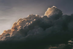 Wall mural Dramatic Clouds – fototapet med unikt motiv som skapar en inspirerande fondvägg