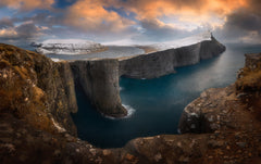 Wall mural Trælanípa – fototapet med unikt motiv som skapar en inspirerande fondvägg
