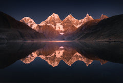 Wall mural Mirror Lake – fototapet med unikt motiv som skapar en inspirerande fondvägg