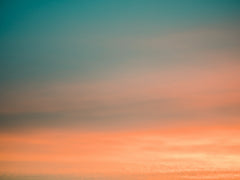 Wall mural Colourful Sunrise 3 – fototapet med unikt motiv som skapar en inspirerande fondvägg
