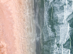 Wall mural Pink and blue coastal – fototapet med unikt motiv som skapar en inspirerande fondvägg