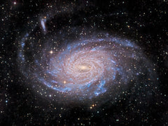 Wall mural NGC 6744 Galaxy – fototapet med unikt motiv som skapar en inspirerande fondvägg