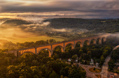 Wall mural Viaduct – fototapet med unikt motiv som skapar en inspirerande fondvägg