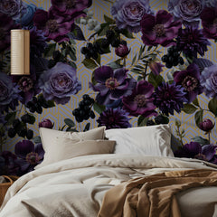 Blommor Gothic gold lilac – Mystisk fototapet i gyllene lila toner med gotisk elegans – fototapet med unikt motiv som skap...
