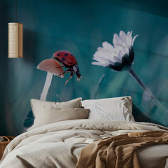 Blommor The story of the lady bug that tries to convice the mushroom to have a date with the beautiful daisy – kvalitetspr...