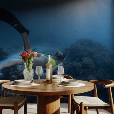 Apnea - Fascinerande fototapet med undervattensäventyr och dykning by Barathieu Gabriel rumsbild 2
