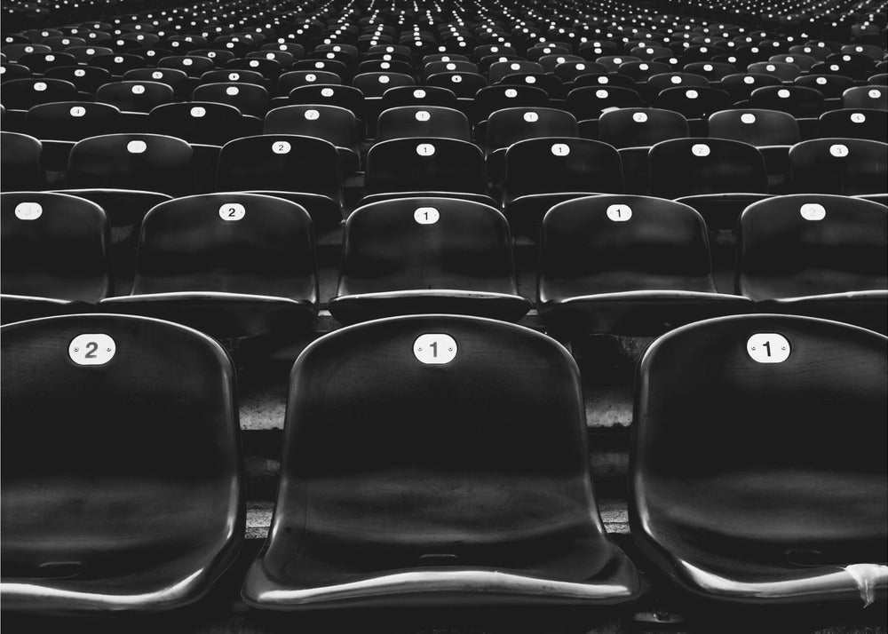Enthusiasm – Grafisk fototapet med stadionseter i svart-hvitt