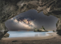 Landskap In the cave with starry sky – kvalitetsprodukt för ett vackrare och mer hållbart hem