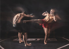 Sport GhostFighter - Kraftfullt fototapet med träning och kamp – fototapet med unikt motiv som skapar en inspirerande fond...